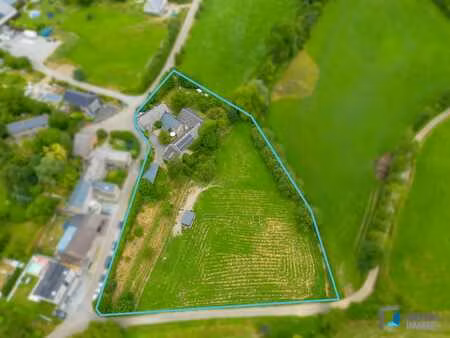 ferme de caractère avec dépendances sur 7180 m²
