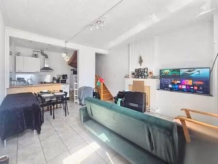 maison mitoyenne en bon état 2 chambres proche de namur
