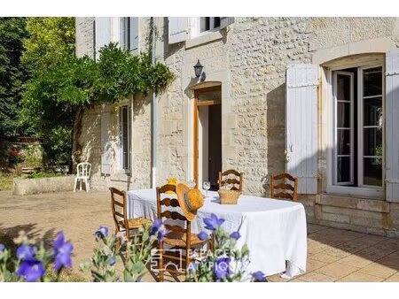 maison de famille du xix siècle au coeur de taillebourg