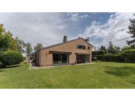 joli-bois : spacieuse villa 5 ch + profession libérale