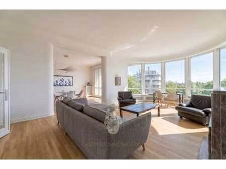 avenue louise – élégant appartement avec vue sur l’abbaye