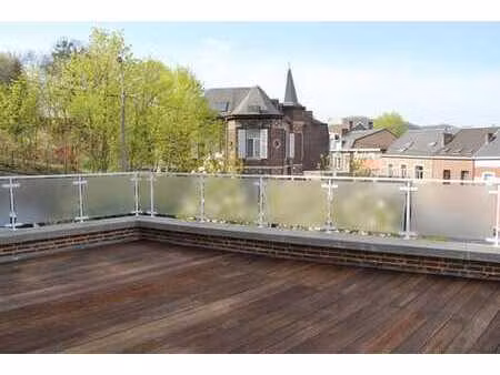 duplex 3 chambres avec terrasse  proche du centre