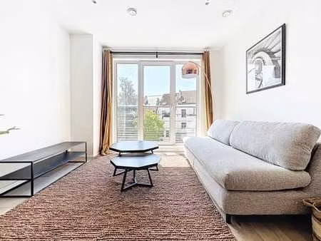 superbe studio meuble 1 chambre + petit balcon