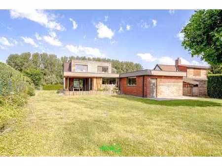 à froyennes  henro-immo vous propose cette superbe villa sem