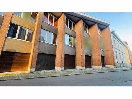studio idéalement situé au cœur du centre-ville de tournai.