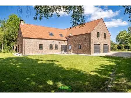 maison de charme sur 5600 m² – une page blanche à créer !