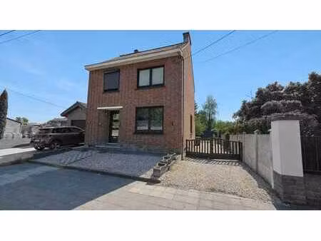 maison 4 façades habitable rapidement + jardin