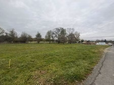 terrain constructible viabilisé à vendre