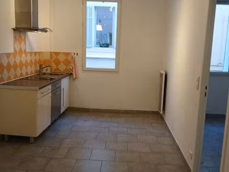2 pièces 29 5 m² aix en provence 13100