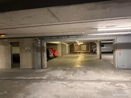 place de parking en sous sol  sécurisé