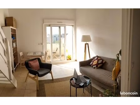studio meublé avec terrasse et parking - aix-en-pce ?