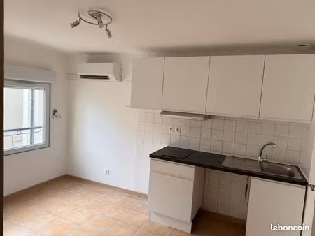 a louer t2 clim  centre istres