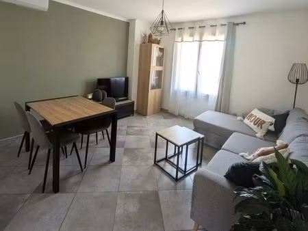 très bien placé t3 traversant de 53 m² au calme sans vis-à-vis + local (garage moto/vélos 