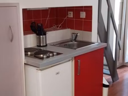 location studio meublé
