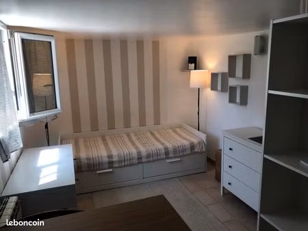 studio meublé état impeccable reservé étudiant