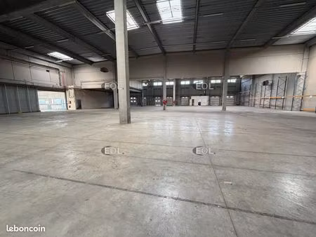 local industriel 4 210 m²