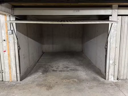 box 14 m2 sous sol