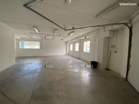 local d'activité 298 m²