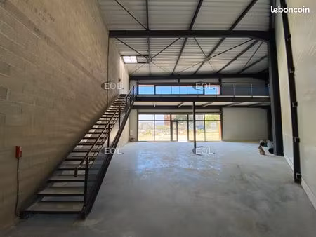 local d'activité 104 m²
