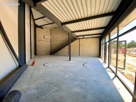 local d'activité 183 m²