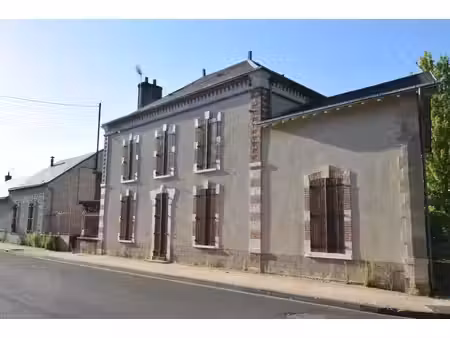 maison de caractère 200 m² - 5 chambres - forge - dépendances