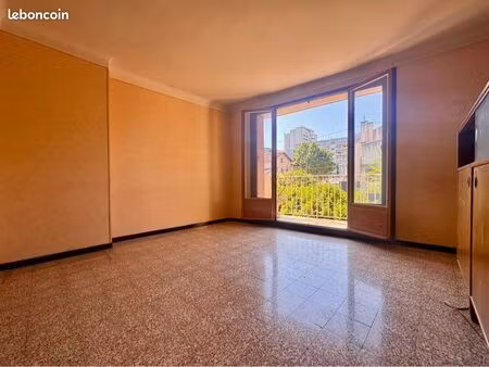 appartement 3 pièces 54 m2 / calme / balcon