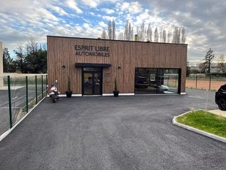 local commercial à louer