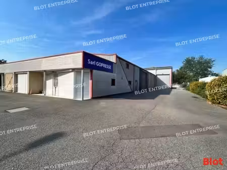 entrepôt à vendre