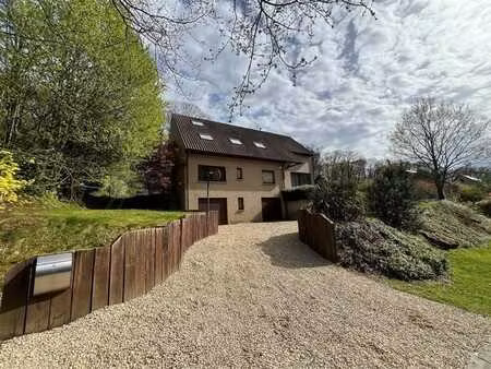 villa 4 grandes chambres dans un quartier paisible (lln)