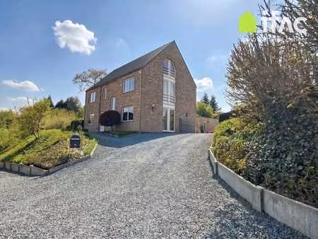villa rurale avec 4 chambres