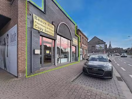 commerce avec visibilité exceptionnelle - marche centre