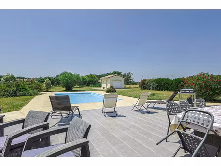 villa de luxe à vendre dans le quartier campagne