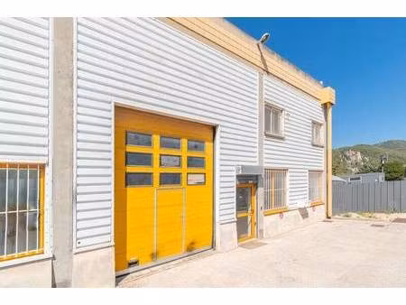 local commercial à louer
