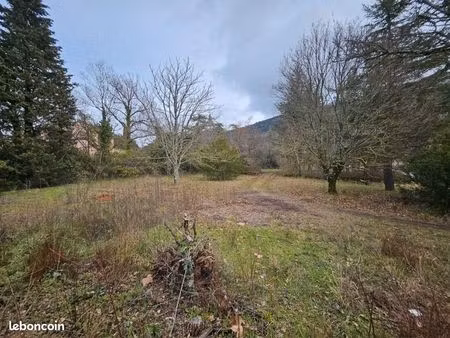 terrain 1 730 m² aubagne
