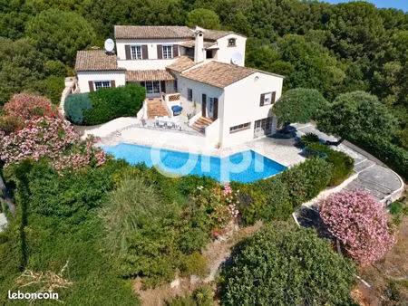 villa 7 pièces 389 m²
