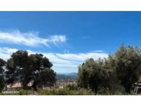 terrain constructible à grasse