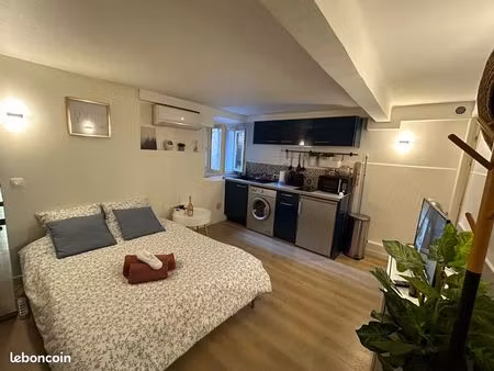 studio rénové centre de cannes disponible juillet-septembre