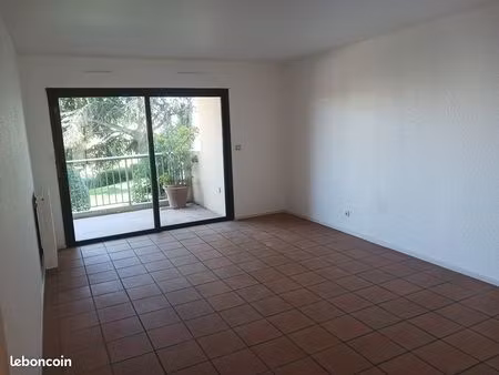 le cannet mimosas 2p 48m2 rénové + parking 885 charges comprises