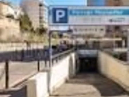 place de parking privé cannes centre ville pour vacances
