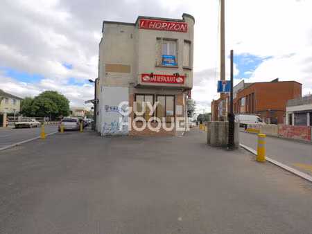 immeuble à vendre de 100 00 m²