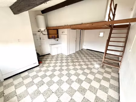 t1 avec mezzanine en plein centre d'agde