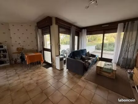 t1 bis meublé avec terrasse – meylan hauts – résidence de standing avec parc