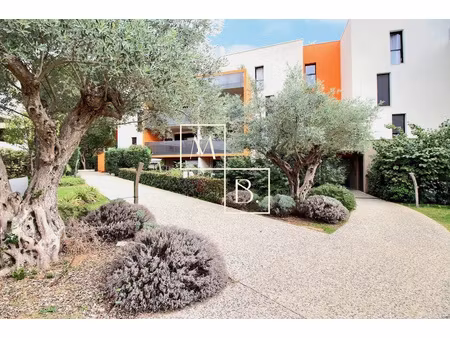 superbe t2 récent a louer 37m2 avec loggia + garage ovalie