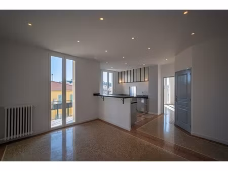 a louer  appartement t3  55 m²  quartier le port  nice 06300  alpes-maritimes