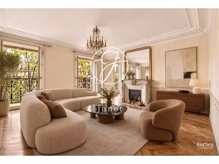 paris 10e - saint-vincent de paul - 115 26m² carrez - 2/3 chambres