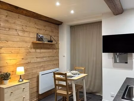 studio en rez-de-chaussée au cœur du village de saint etienne de tinée