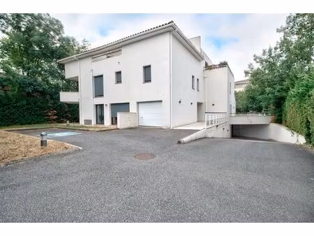 t2 de 45 m² en rez-de-jardin au cœur de lardenne  proche commerces et transports