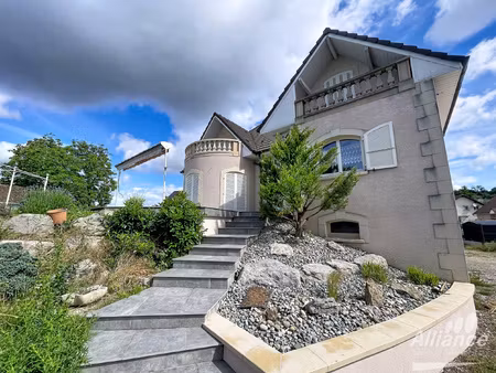 maison de 1992 avec 4 chambres et piscine