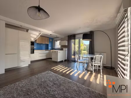 charmante maison à ossature bois dans un environnement familial et paisible