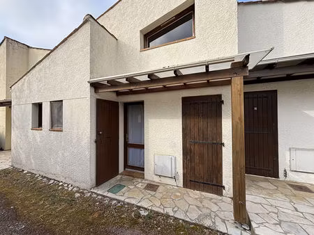 à deux pas de la plage  le charme d'une maison avec cour privative !